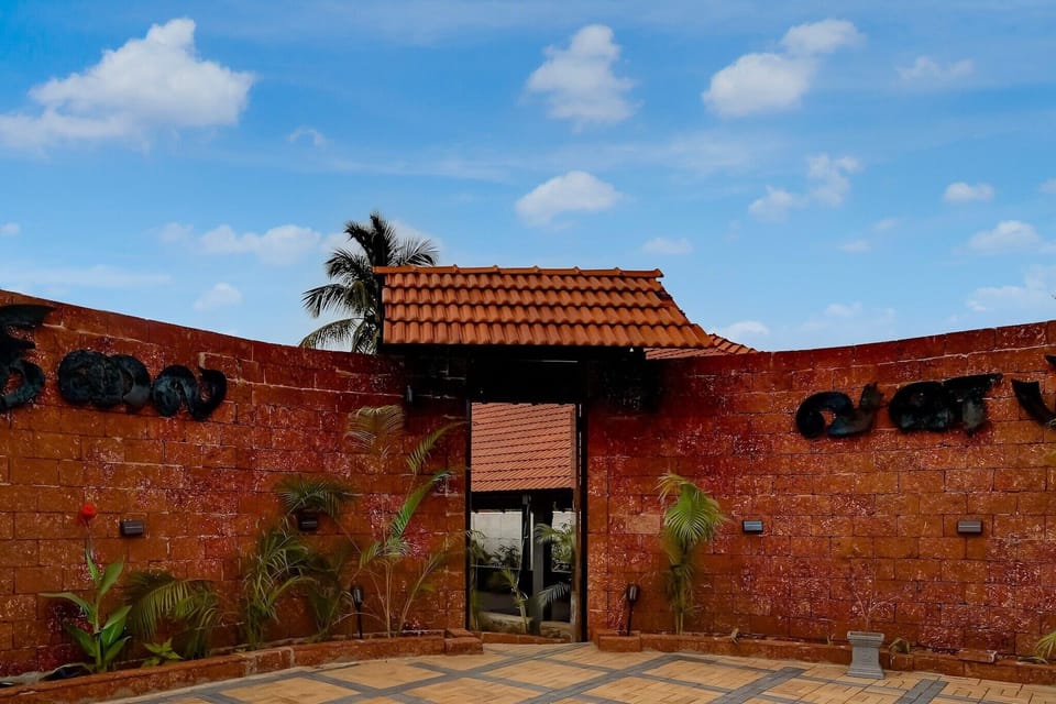 Entrance / Reception