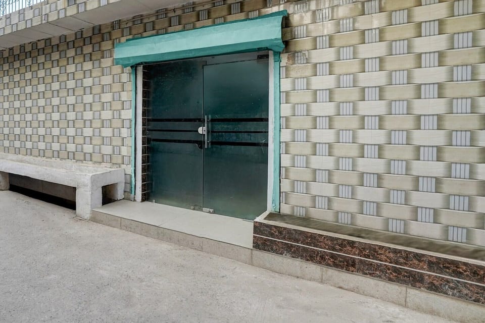 Entrance / Reception