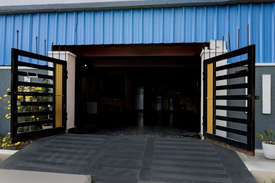 Entrance / Reception