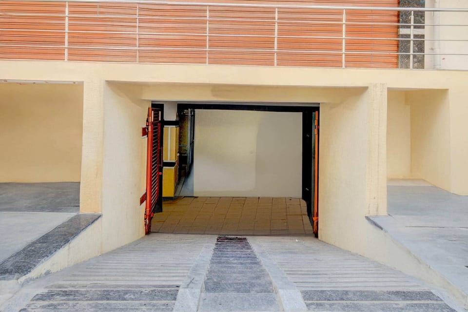 Entrance / Reception
