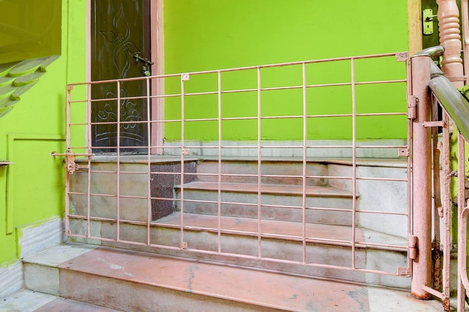 Entrance / Reception