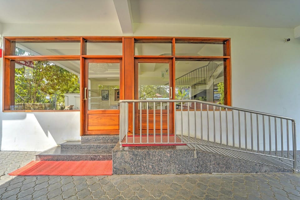 Entrance / Reception
