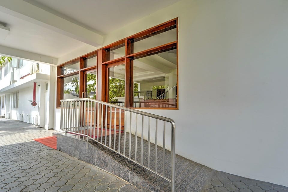 Entrance / Reception