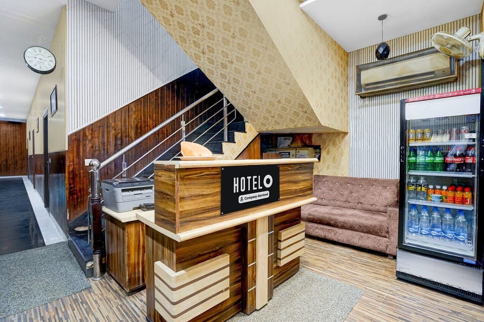 Entrance / Reception