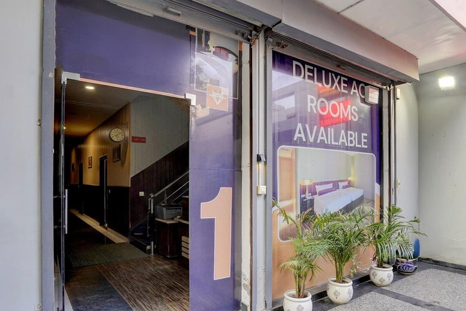 Entrance / Reception