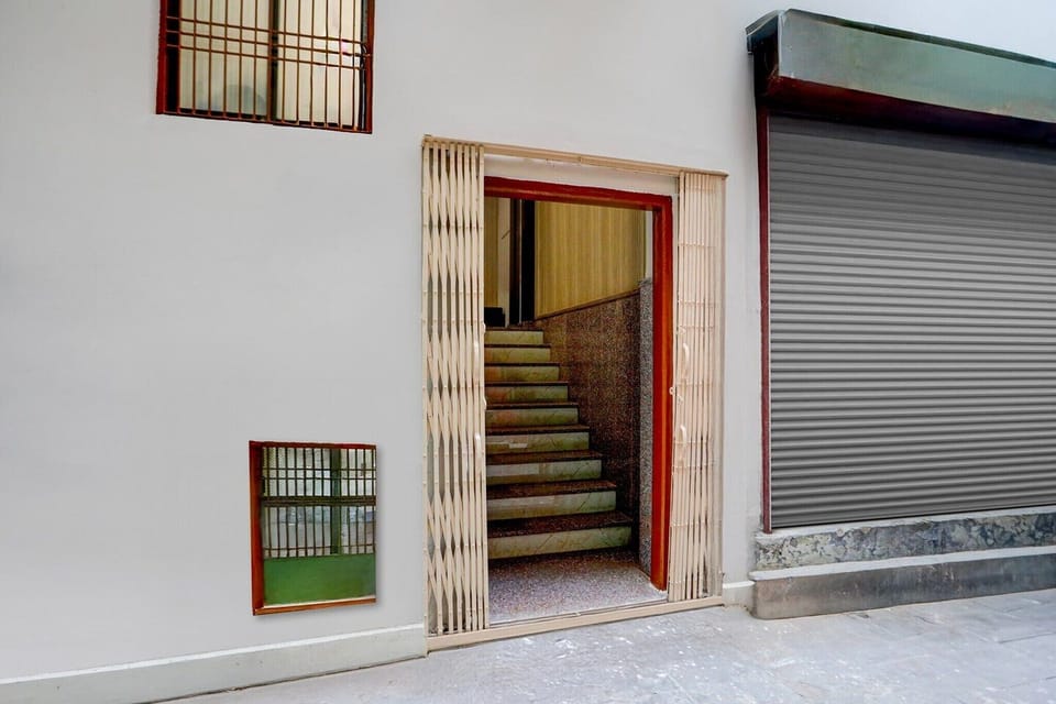 Entrance / Reception