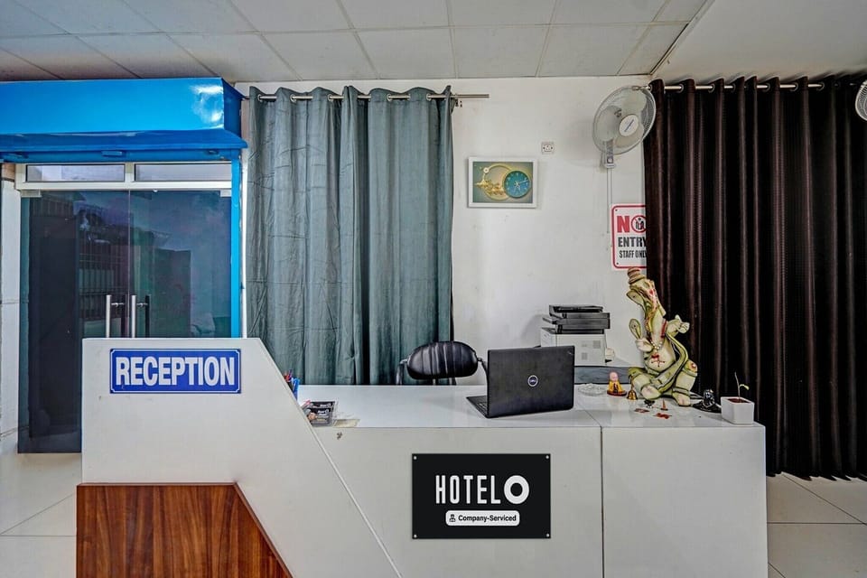 Entrance / Reception