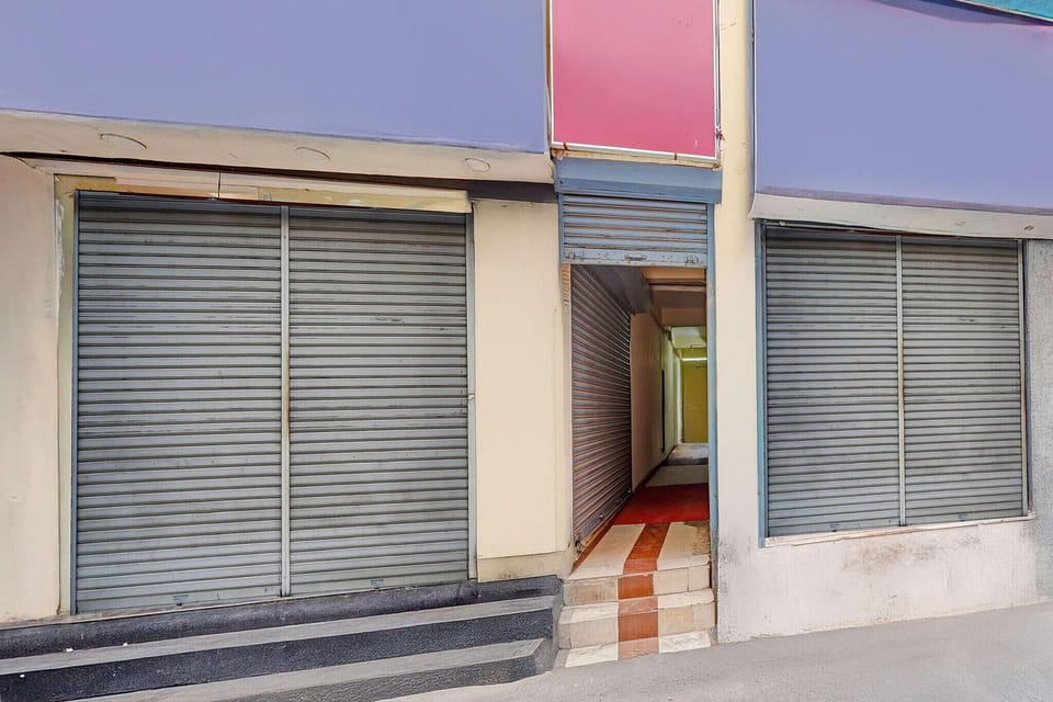 Entrance / Reception