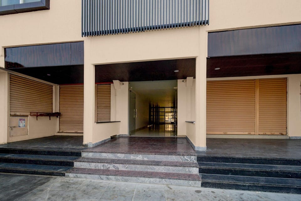 Entrance / Reception
