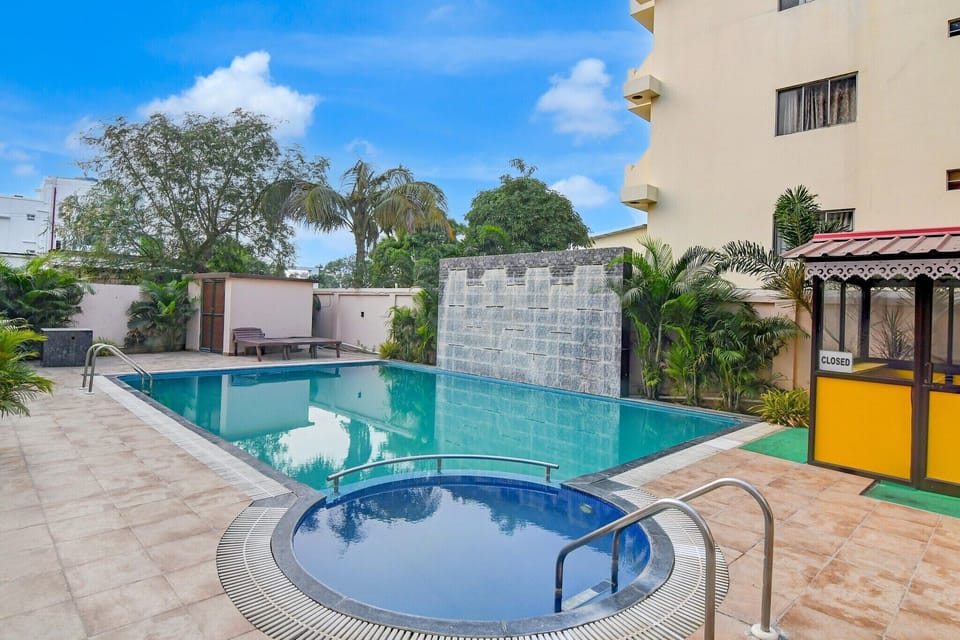 Holiday Home Swimming Pool