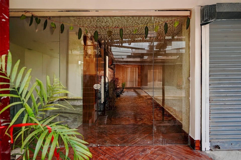Entrance / Reception