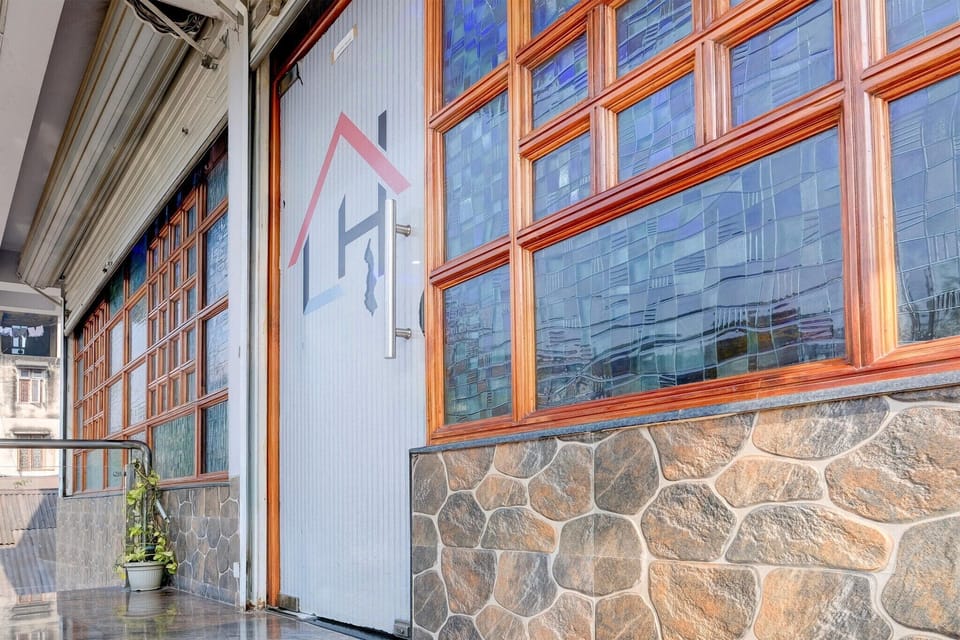 Entrance / Reception