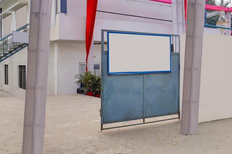 Entrance / Reception