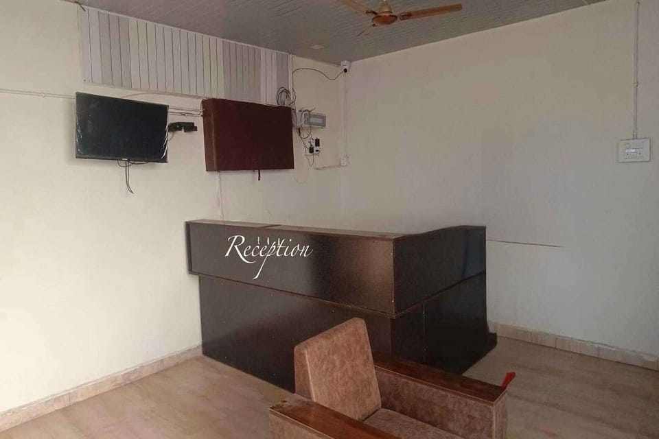 Entrance / Reception