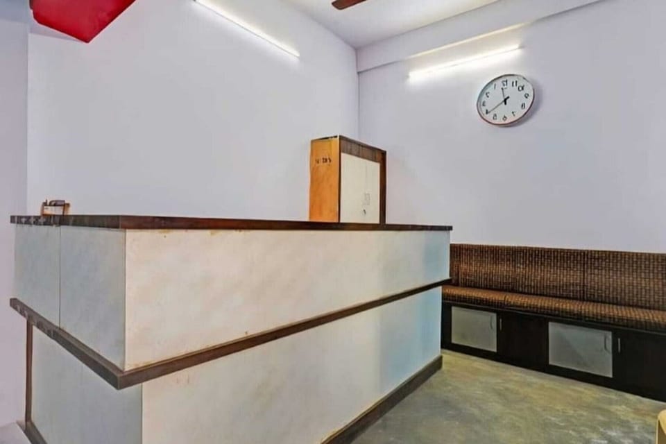 Entrance / Reception