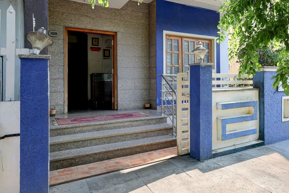 Entrance / Reception
