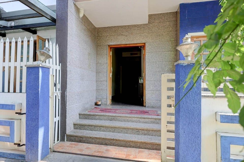 Entrance / Reception