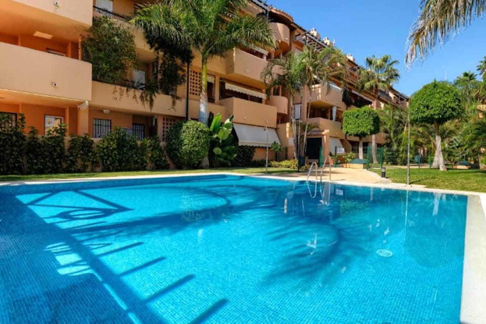 Holiday Home Swimming Pool