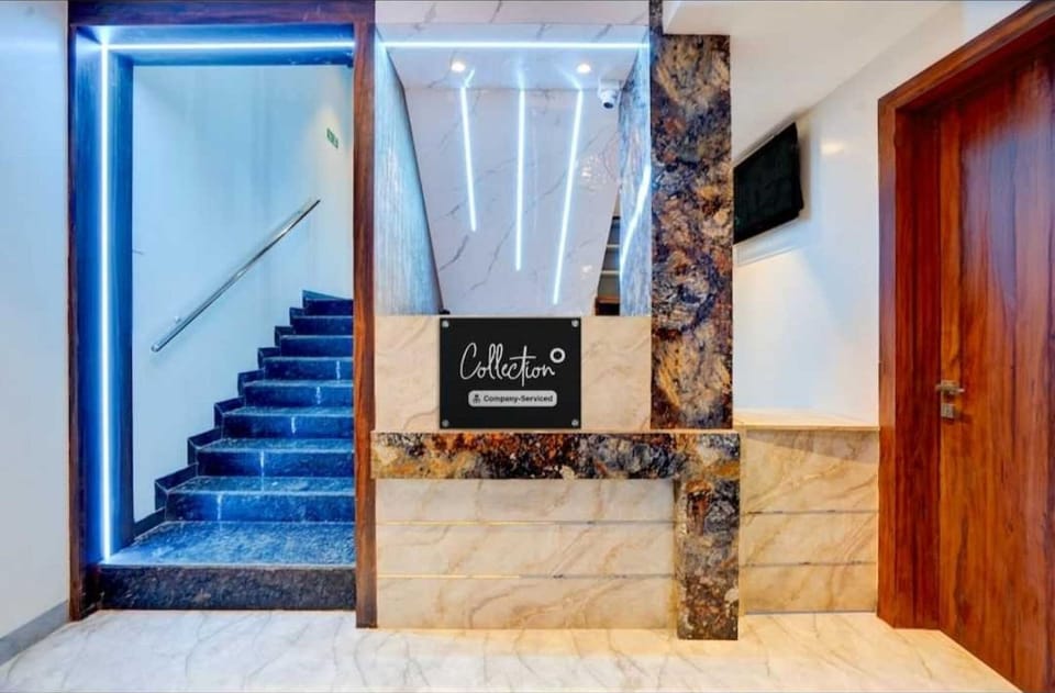 Entrance / Reception