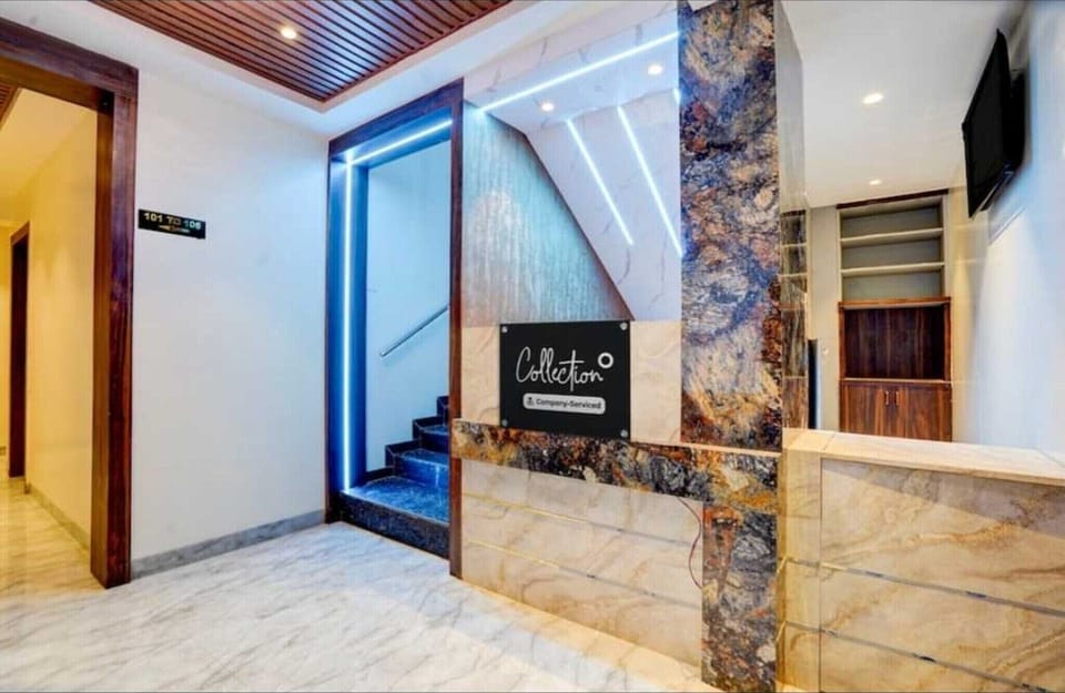 Entrance / Reception