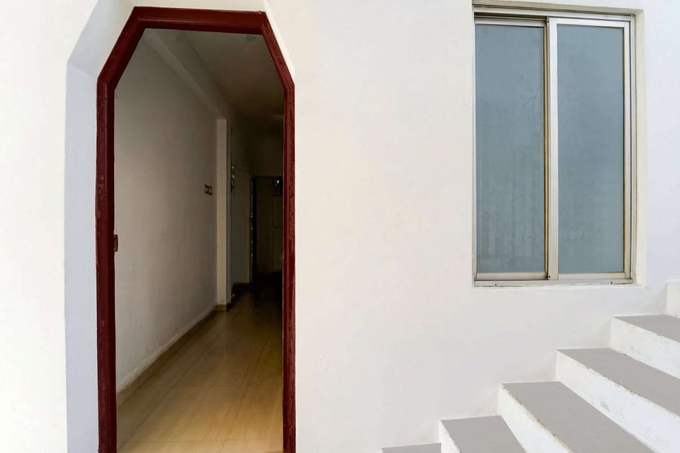 Entrance / Reception