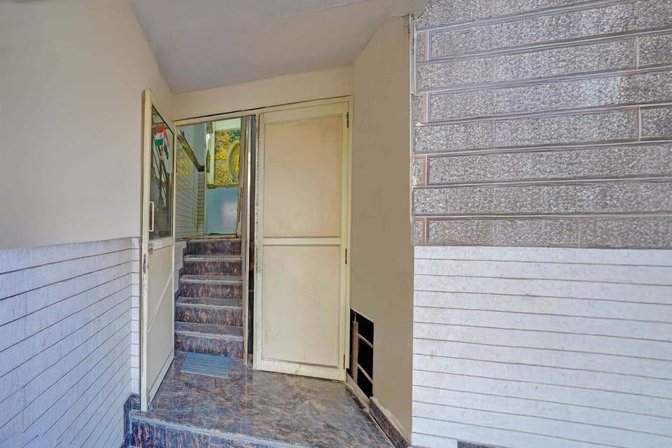Entrance / Reception