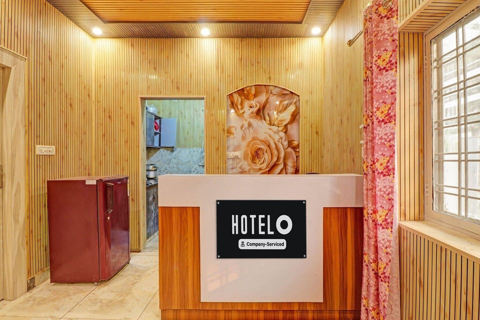 Entrance / Reception