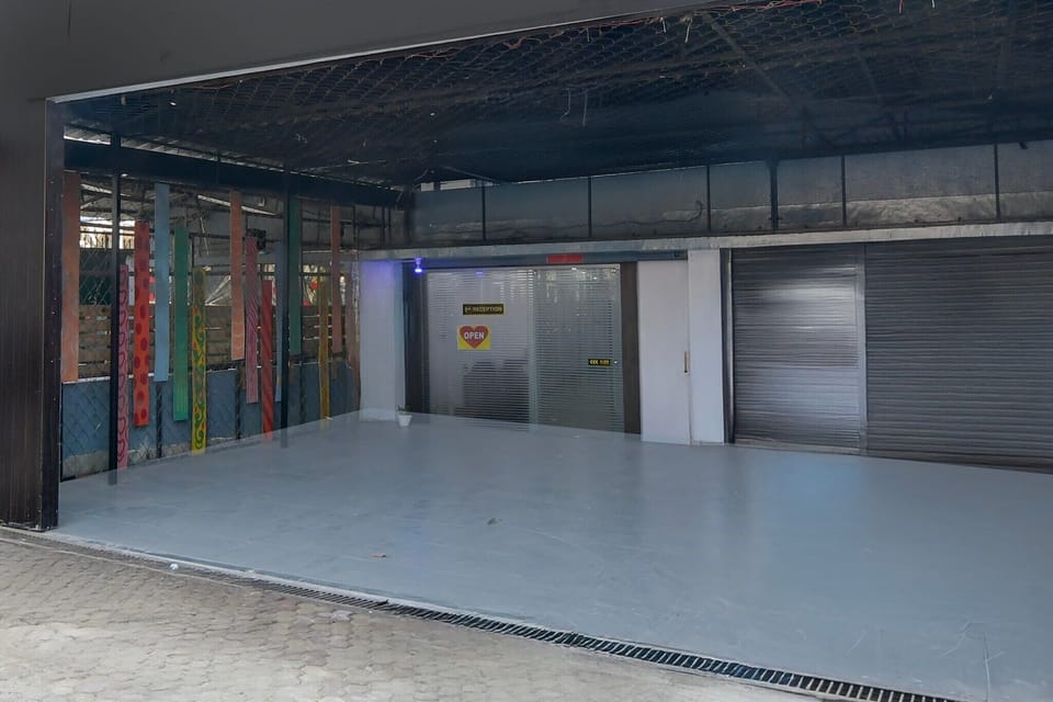 Entrance / Reception