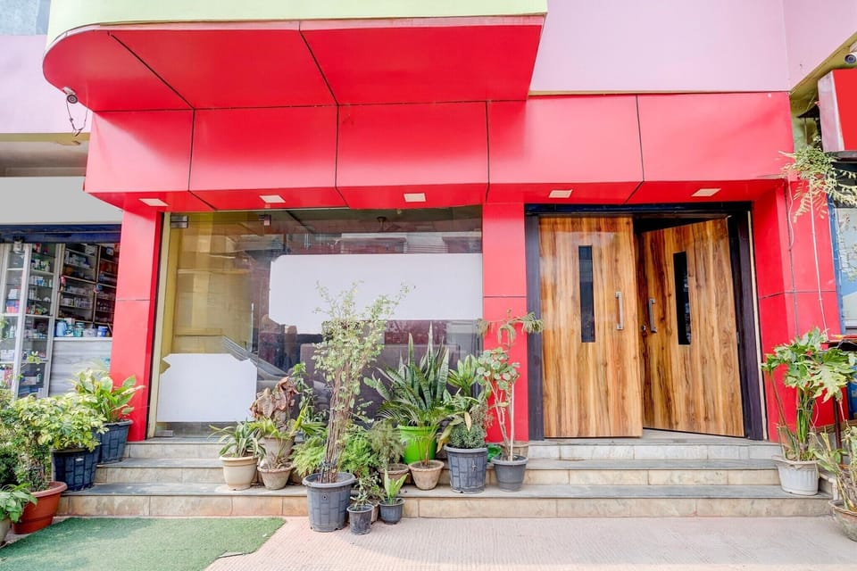 Entrance / Reception