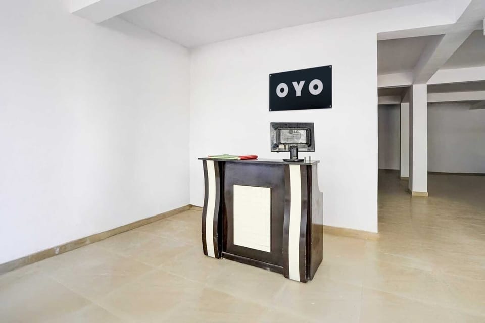 Entrance / Reception
