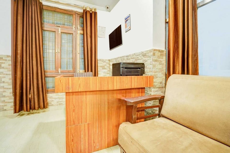 Entrance / Reception