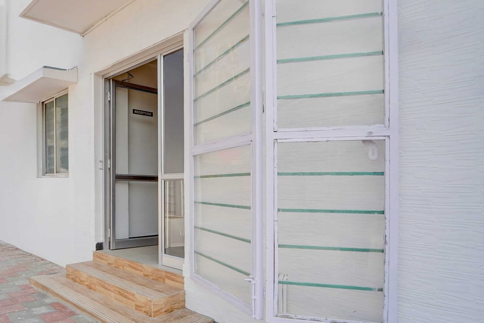 Entrance / Reception