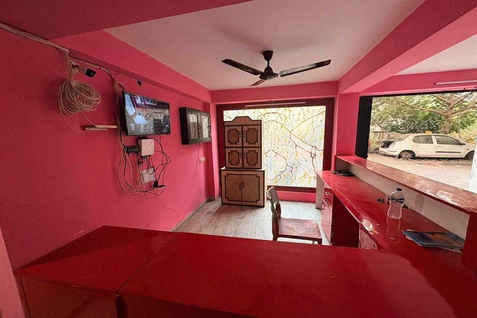 Entrance / Reception