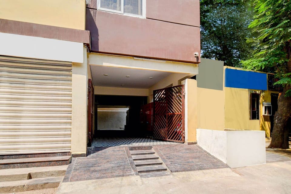 Entrance / Reception
