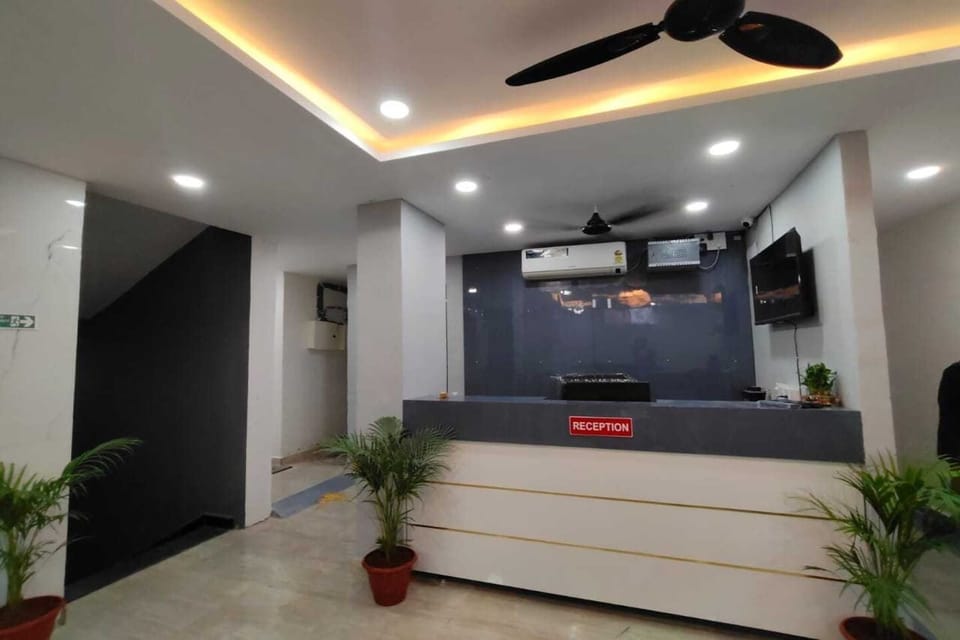 Entrance / Reception