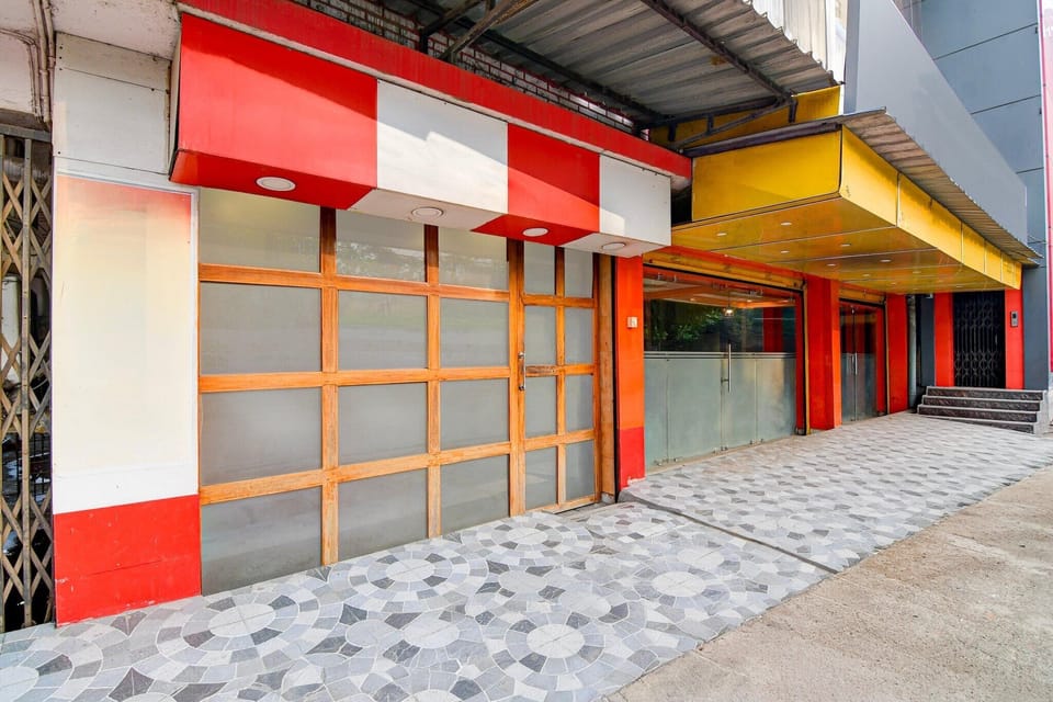 Entrance / Reception