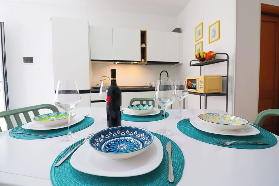 Blue, Furniture, Tableware, Interior Design, Textile, Table, Dishware, Porcelain, Serveware, Plate