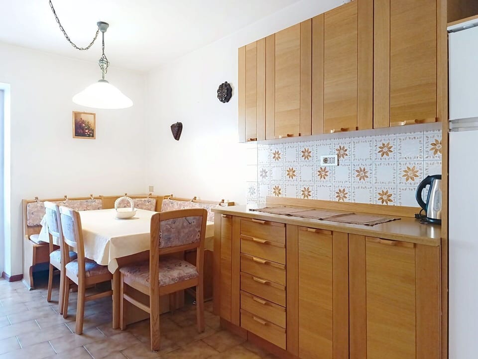 Apartment, Urban Design, Balcony, Condominium, Aluminium, Penthouse Apartment