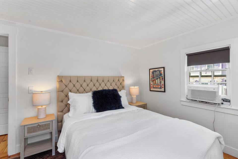 Bedroom 2 with queen bed