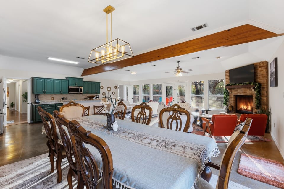 Dining Room, Dining Table, Furniture, Indoors, Table