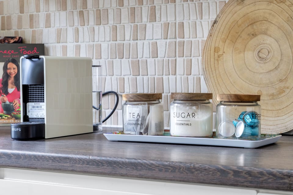 Kitchen counter coffee machine 
