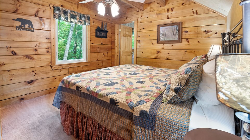 at hooked on bears a 2 bedroom cabin rental located in pigeon forge