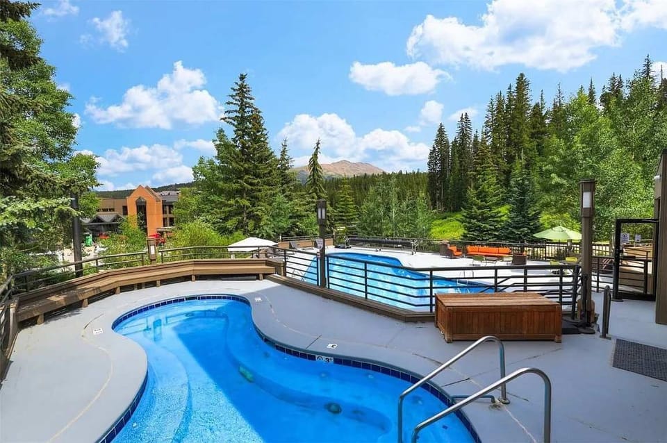 Several pools and hot tubs are located throughout the resort, with access to the primary indoor pool and hot tub deck located just a couple of floors below Safir Haus.