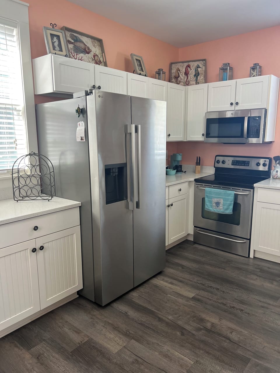 SS applicances, fridge with ice and water, Keurig and coffeemaker