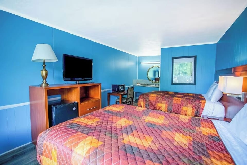 Lounge comfortably with plenty of room to unpack.