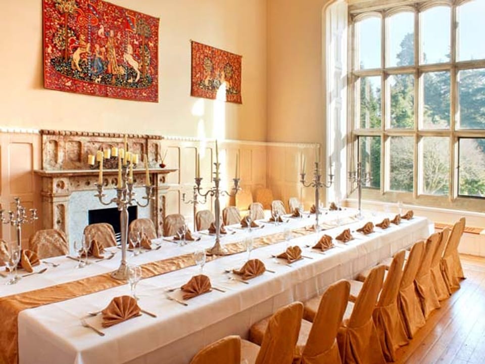 Banquet hall