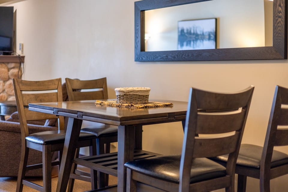 Dining Area for 4