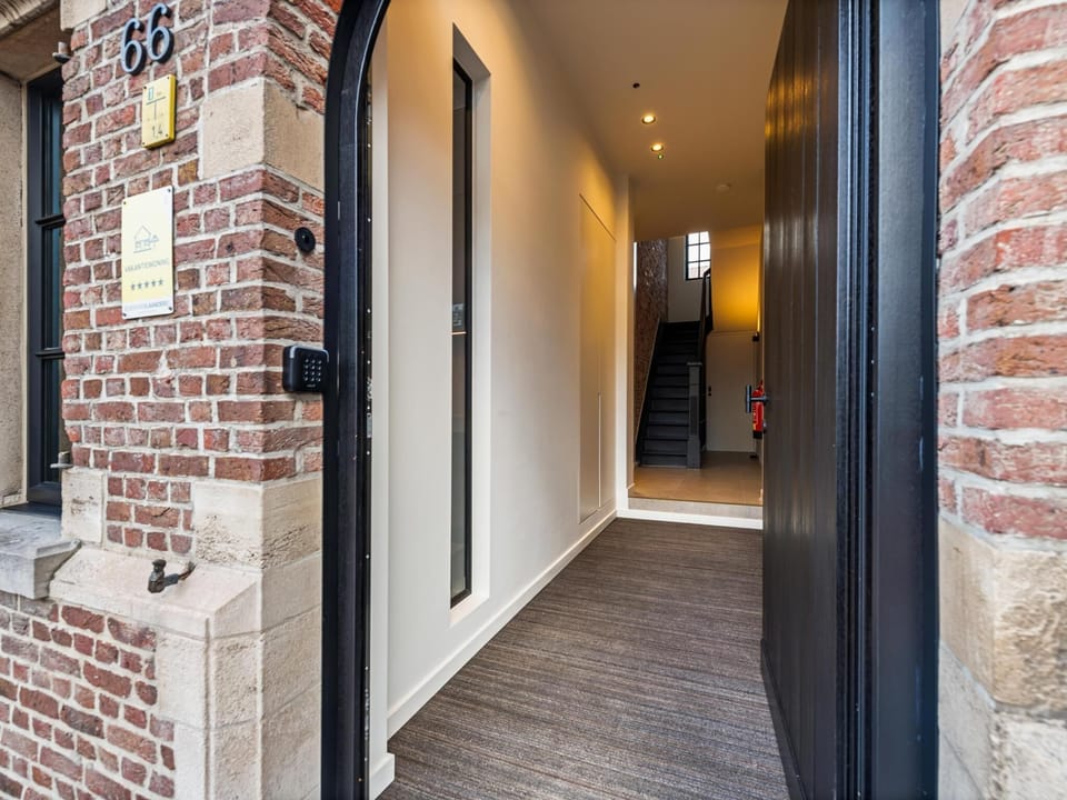 Entrance / Reception