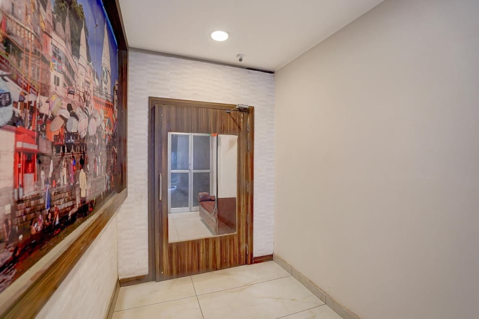 Entrance / Reception