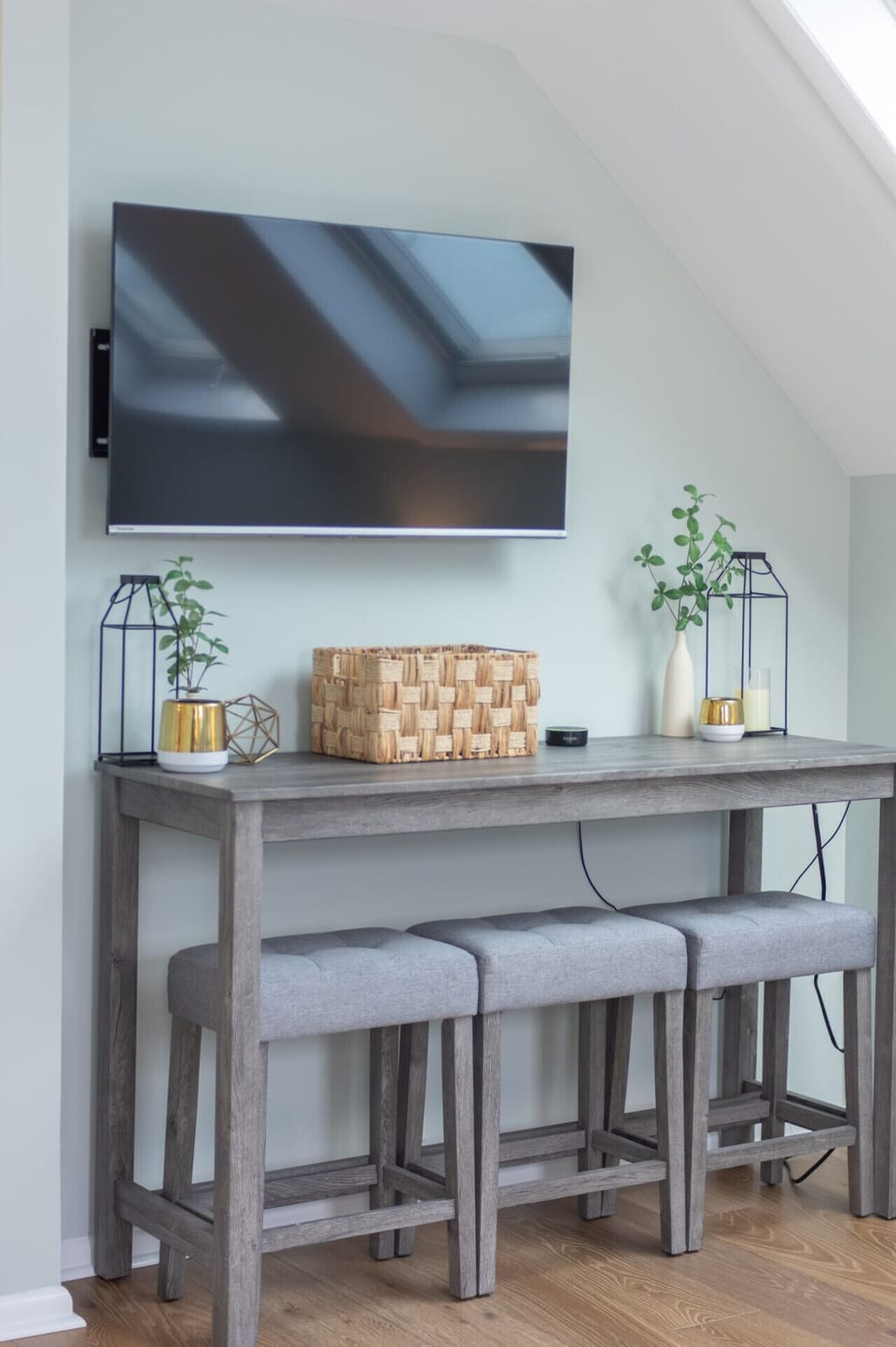 Breakfast bar seating